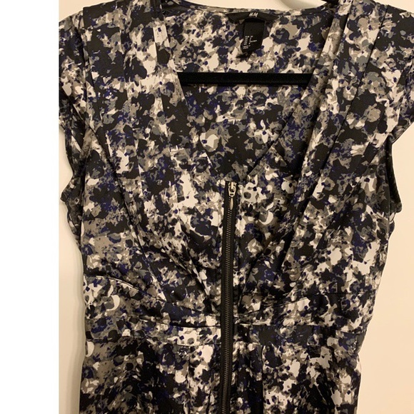 H&M satin dress with zipper - Picture 2 of 5